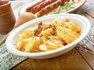 Рецепта Запържени хрупкави картофи с бекон и лук